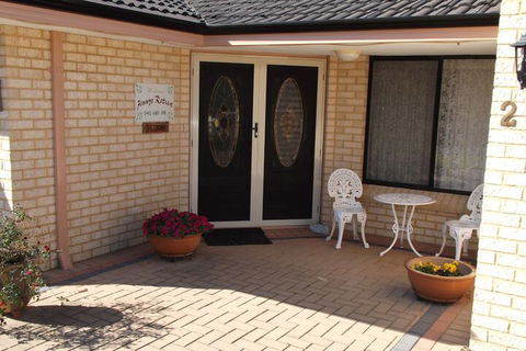 Jennys Retreat B&B - Kawana Tourism 2