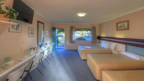The Vines Motel And Cottages - Kawana Tourism 5