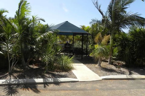 Carnarvon Central Apartments - Kawana Tourism 4