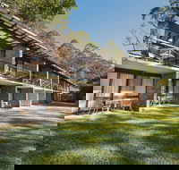 Avoca Beach Hotel - Kawana Tourism