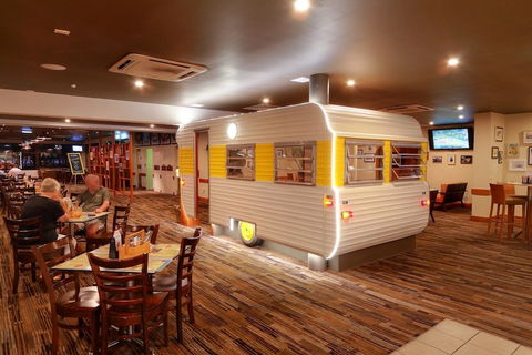 Bribie Island Hotel - Kawana Tourism 2