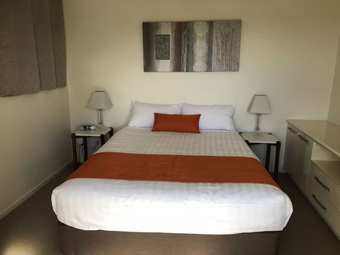 21 On Hursley Motel Apartments - Kawana Tourism 3