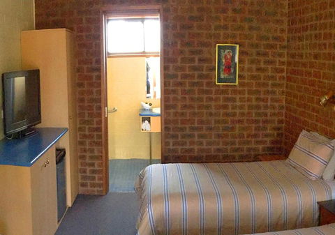 Milawa Motel - Kawana Tourism 1