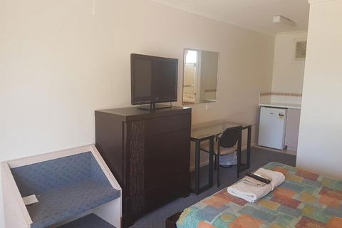 Carnarvon Gateway Motel - Kawana Tourism 6