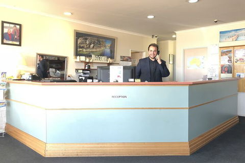 Carnarvon Gateway Motel - Kawana Tourism 5
