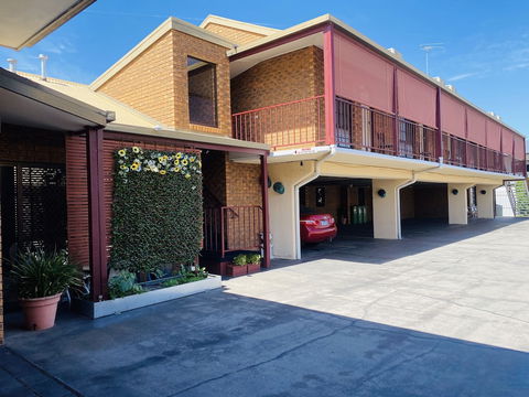 The Cottage Motor Inn Albury - Kawana Tourism 1