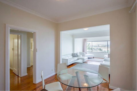 Ultimate Bondi Escape 2 - Kawana Tourism 4