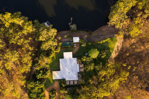 Crystalbrook Lodge - Kawana Tourism 3