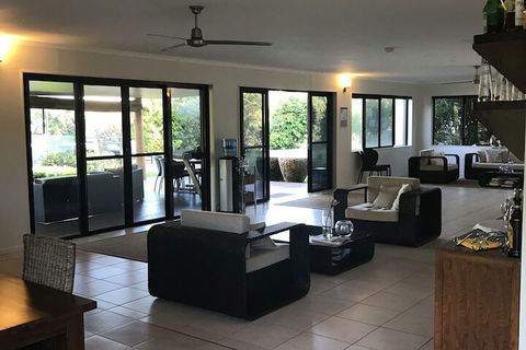 Crystalbrook Lodge - Kawana Tourism 2