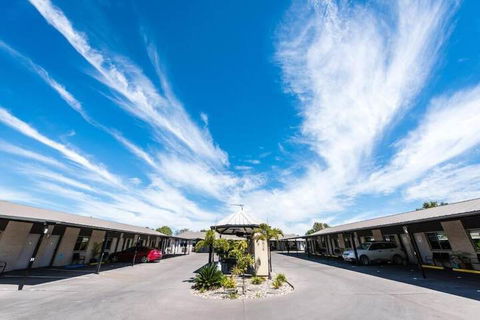 Athena Studio Units - Kawana Tourism 4