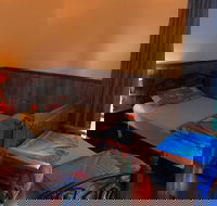 Stanley Lakeside Spa Cabins - Kawana Tourism