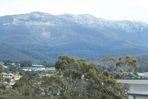 Hobart Villa - Kawana Tourism 4