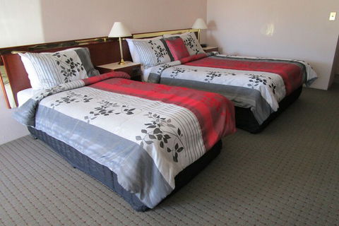Southern Comfort Motor Inn - Kawana Tourism 6