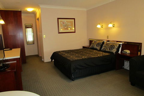 Southern Comfort Motor Inn - Kawana Tourism 4