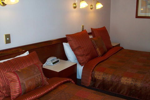 Southern Comfort Motor Inn - Kawana Tourism 3