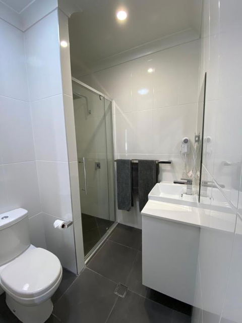 Cooktown Harbour View Luxury Apartments - Kawana Tourism 5