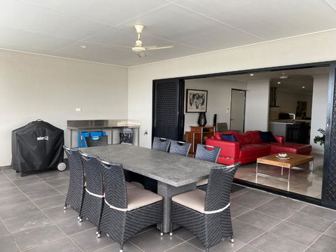Cooktown Harbour View Luxury Apartments - Kawana Tourism 3