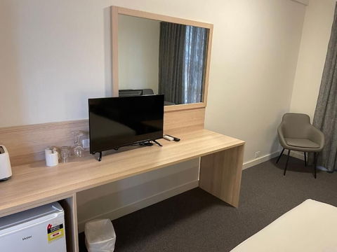 Roxby Downs Motor Inn - Kawana Tourism 6