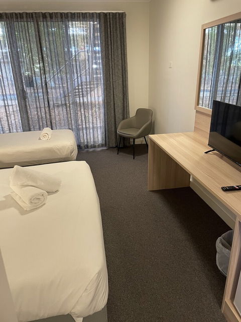 Roxby Downs Motor Inn - Kawana Tourism 0