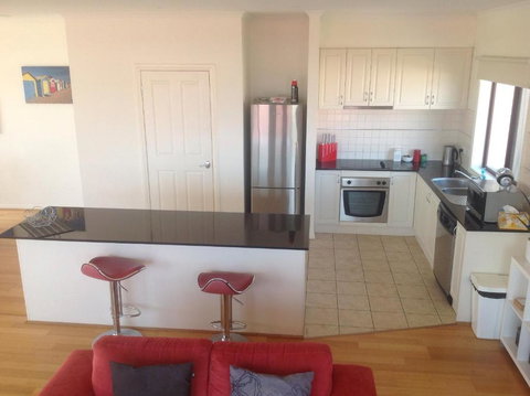 Townhouse Chapel Street - Kawana Tourism 5