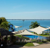 Lake Edge Resort - Kawana Tourism