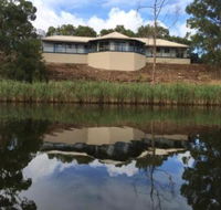 Curdievale Riverfront Lodge - Kawana Tourism