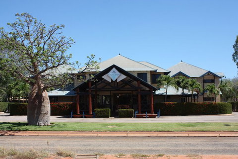 Apartments At Blue Seas Resort - Kawana Tourism 4