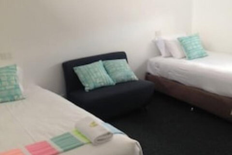 Elmore Victoria Hotel Motel - Kawana Tourism 2