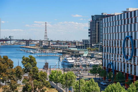 Peppers Docklands - Kawana Tourism 0