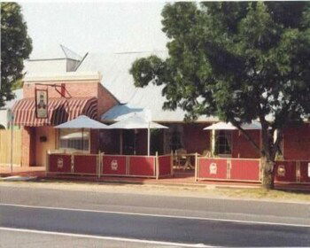 Emeu Inn - Kawana Tourism 1