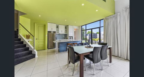 Merlot Verdelho Townhouses - Kawana Tourism 3