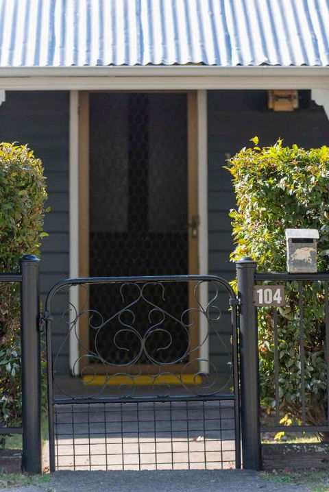 The Grey House - Kawana Tourism 4