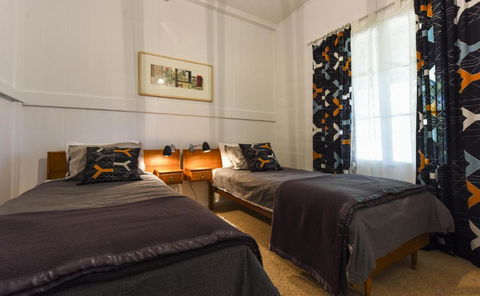 The Grey House - Kawana Tourism 6