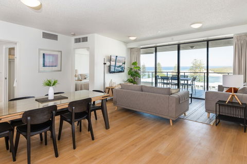 The Waterford Prestige Apartments - Kawana Tourism 5