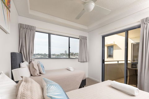 The Waterford Prestige Apartments - Kawana Tourism 2