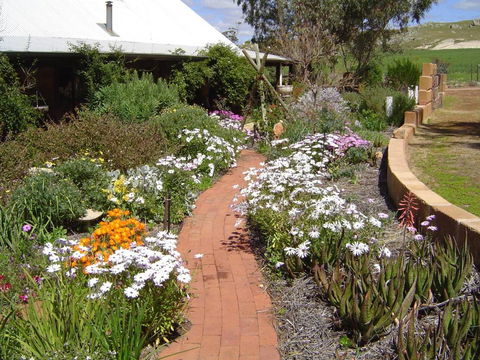 Hillside Country Retreat - Kawana Tourism 1