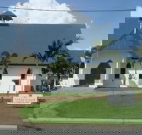 Kurrmine Beach Motel - Kawana Tourism