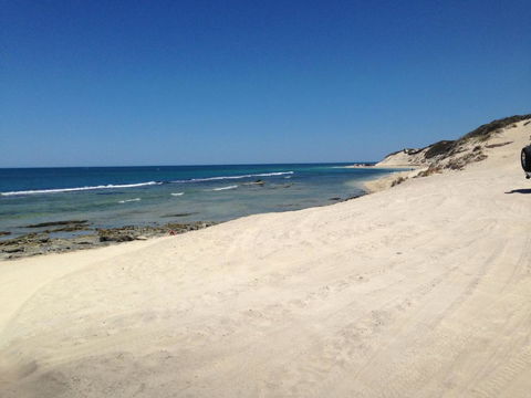 Eden Beach Holiday Getaway - Kawana Tourism 4