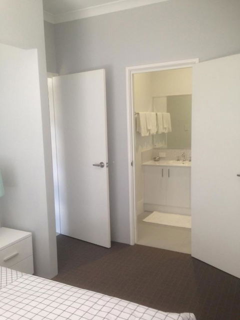 Eden Beach Holiday Getaway - Kawana Tourism 5