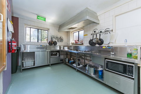 Victoria Park Lodge - Hostel - Kawana Tourism 4