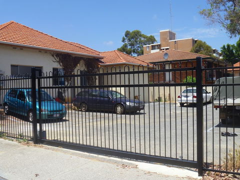 Victoria Park Lodge - Hostel - Kawana Tourism 0