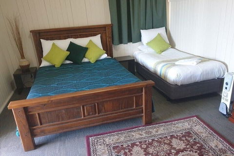 Exchange Hotel Toogoolawah - Kawana Tourism 1