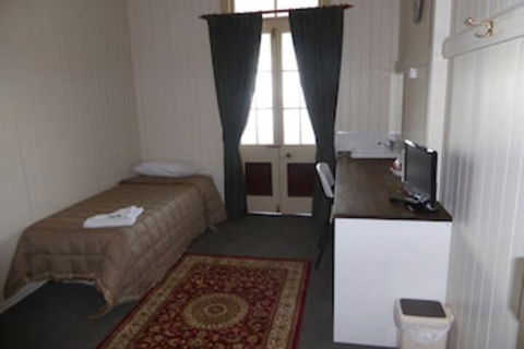 Exchange Hotel Toogoolawah - Kawana Tourism 7
