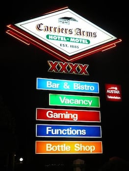Carriers Arms Hotel - Kawana Tourism 1