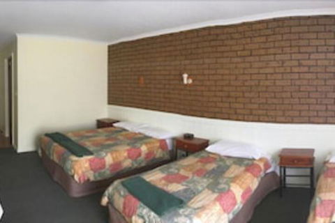 Cardigan Lodge Motel - Kawana Tourism 4