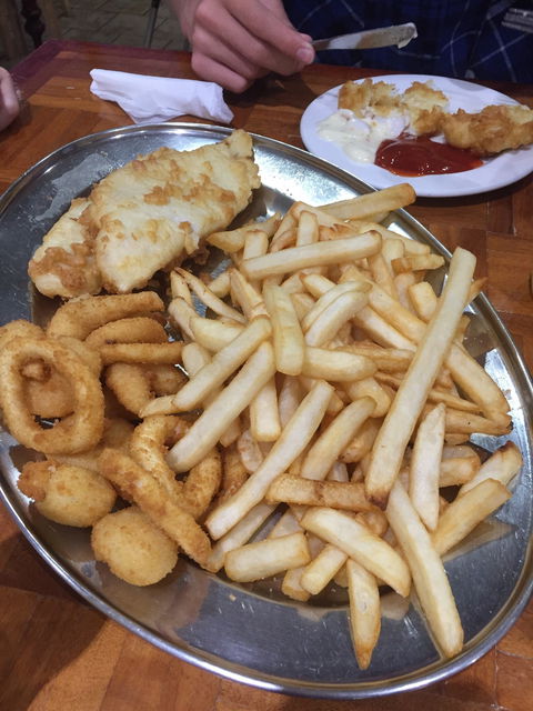Barnacle Bill Family Seafood Restaurant - Kawana Tourism 4