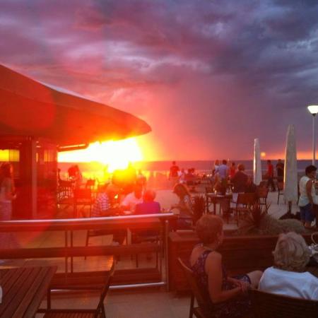 Harbour View Restaurant - Kawana Tourism 0