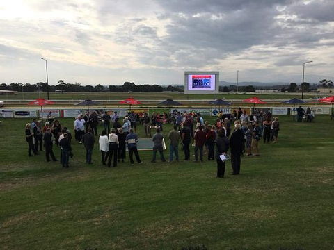 Moe Racing Club - Kawana Tourism 0