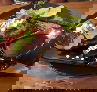 The Pelican Waterfront Cafe  Restaurant - Kawana Tourism