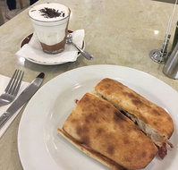 Cafe Mia - Kawana Tourism